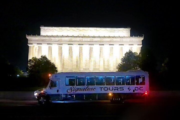 Passeio noturno pelos monumentos do National Mall de Washington DC, incluindo a Casa Branca e o Capitólio, foto 12 | wizardtrip