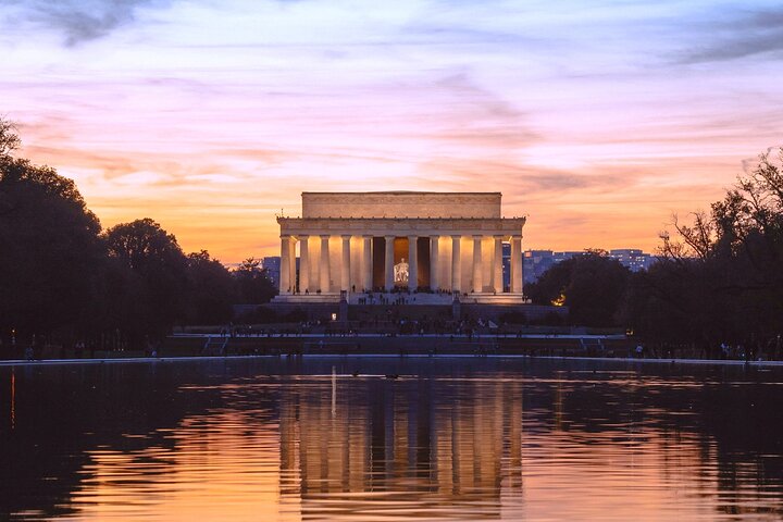 Passeio noturno pelos monumentos do National Mall de Washington DC, incluindo a Casa Branca e o Capitólio, foto 17 | wizardtrip