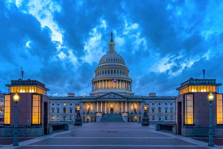 Passeio noturno pelos monumentos do National Mall de Washington DC, incluindo a Casa Branca e o Capitólio, foto 18 | wizardtrip