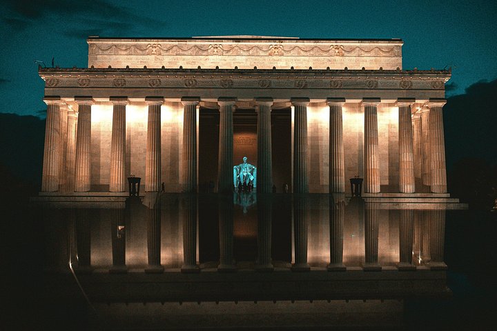 Passeio noturno pelos monumentos do National Mall de Washington DC, incluindo a Casa Branca e o Capitólio, foto 23 | wizardtrip