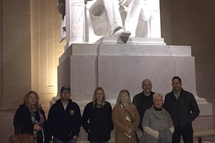 Passeio noturno pelos monumentos do National Mall de Washington DC, incluindo a Casa Branca e o Capitólio, foto 27 | wizardtrip