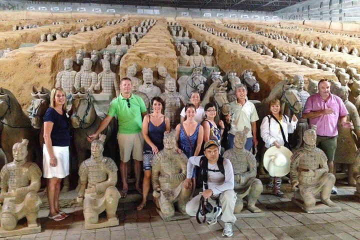 Explorez l'ancienne Armée de Terre Cuite à Xi'an avec une visite guidée, incluant un déjeuner buffet et la prise en charge à l'hôtel, photo 12 | wizardtrip