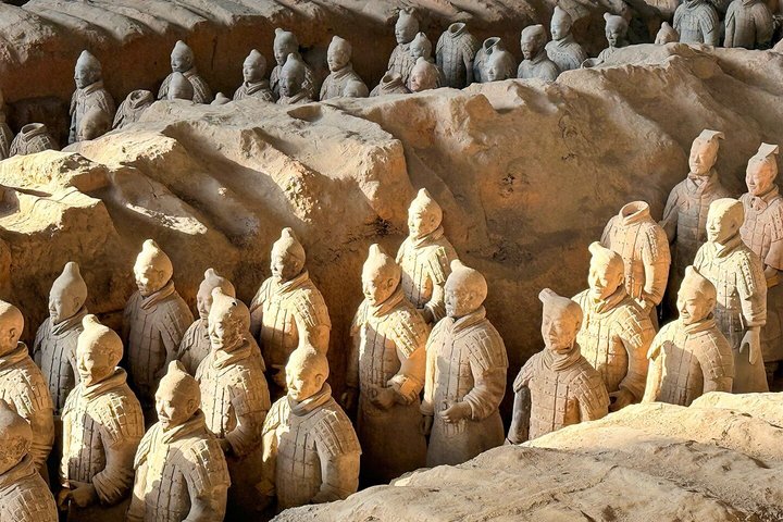 Explorez l'ancienne Armée de Terre Cuite à Xi'an avec une visite guidée, incluant un déjeuner buffet et la prise en charge à l'hôtel, photo 18 | wizardtrip