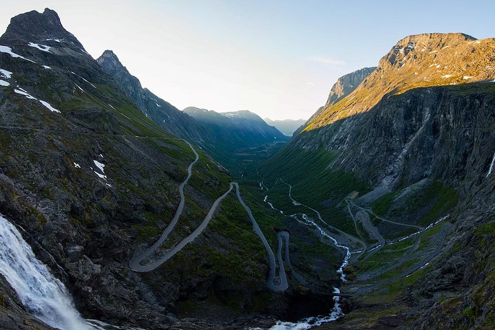 Schilderachtige rit door Trollstigen, Noorwegen, met dramatische landschappen en uitzichtpunten, foto 7 | wizardtrip