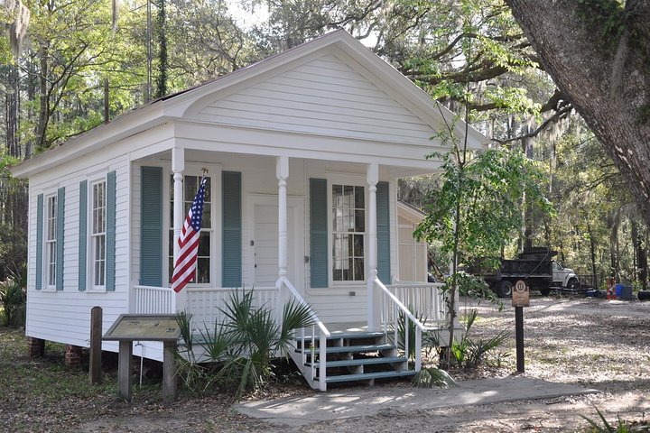 Passeio histórico guiado pela Ilha de Daufuskie a partir de Hilton Head, com passeios de barco, locais históricos e lojas de artesãos, foto 7 | wizardtrip
