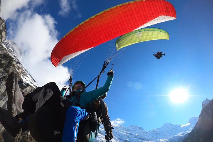 Mürren: Paragliding over the Lauterbrunnen Valley | wizardtrip