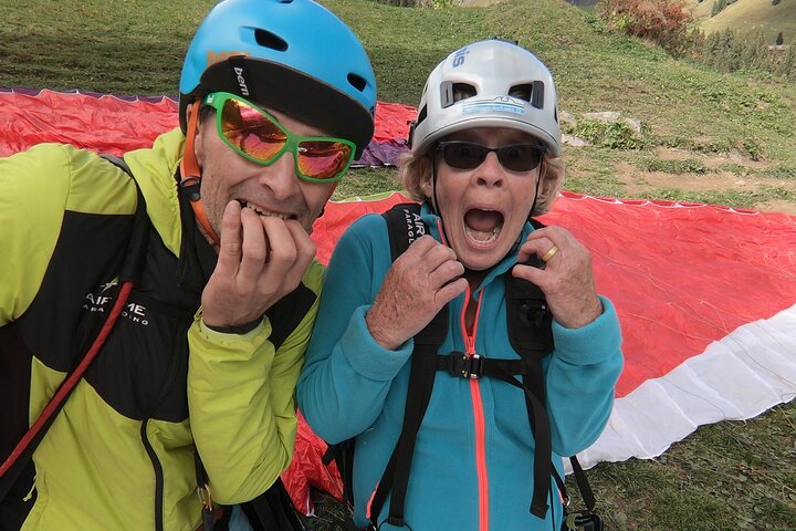 Volo in parapendio biposto sopra la Valle di Lauterbrunnen in Svizzera, foto 7 | wizardtrip