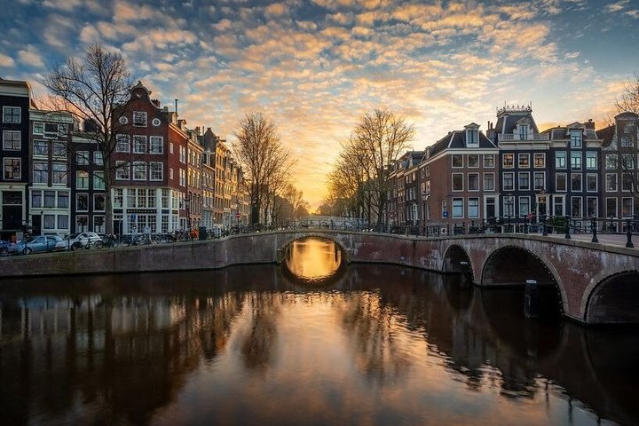 Kvällskryssning på Amsterdams kanaler med upplysta broar och landmärken, foto 10 | wizardtrip