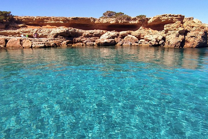 Excursión de snorkel, playa y cuevas en las hermosas bahías de Ibiza con SUP, foto 7 | wizardtrip