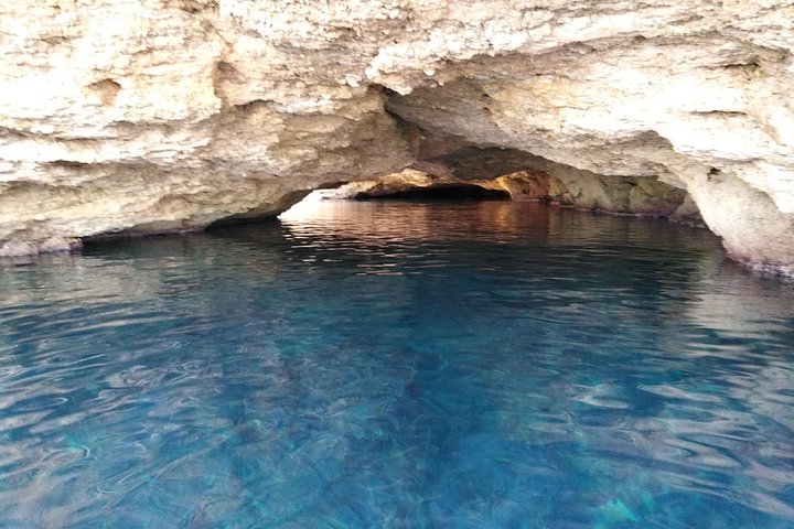 Excursión de snorkel, playa y cuevas en las hermosas bahías de Ibiza con SUP, foto 9 | wizardtrip