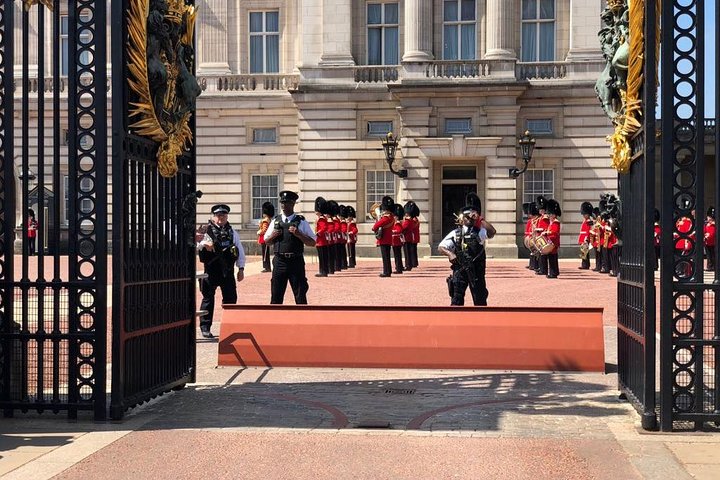 Rundgang durch Londons ikonische Wahrzeichen, darunter Buckingham Palace, Big Ben und Westminster Abbey, Foto 7 | wizardtrip
