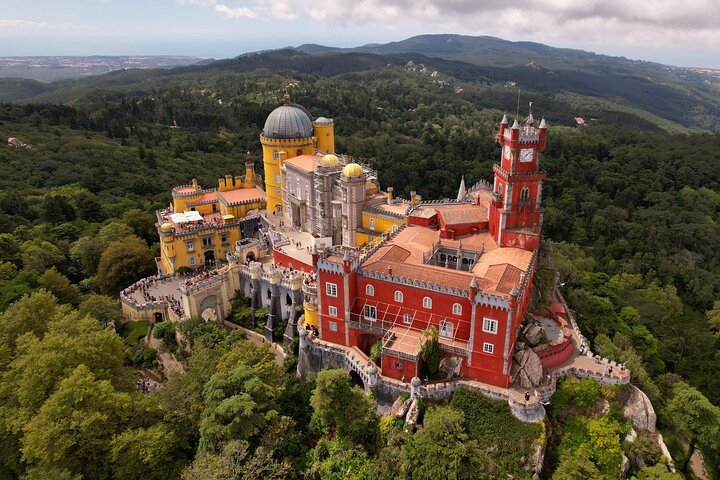 Excursión a Sintra, Cascais y Palacio da Pena en Grupo Reducido desde Lisboa | wizardtrip