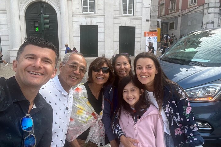 Kleine groepsdagtour vanuit Lissabon naar Fatima, Nazare en Obidos, met religieuze plaatsen, kustuitzichten en middeleeuwse dorpjes, foto 6 | wizardtrip