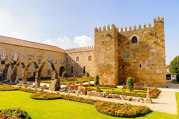 Tour guiado de día completo desde Oporto a Braga y Guimarães, mostrando sitios históricos y paisajes, foto 13 | wizardtrip