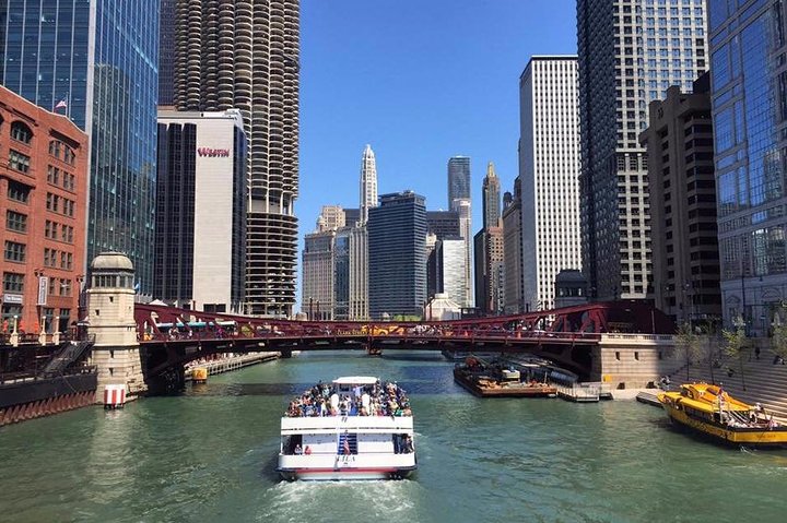 Chicago River 90-Minute Architecture Tour | wizardtrip