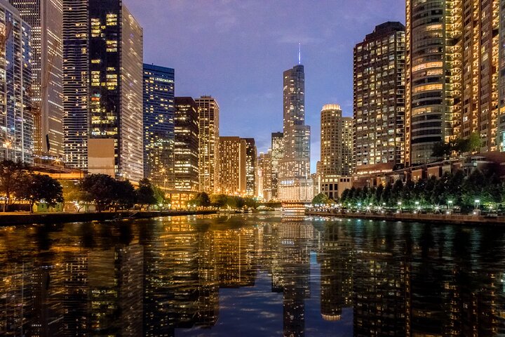 Lake Michigan Sunset Cruise in Chicago | wizardtrip