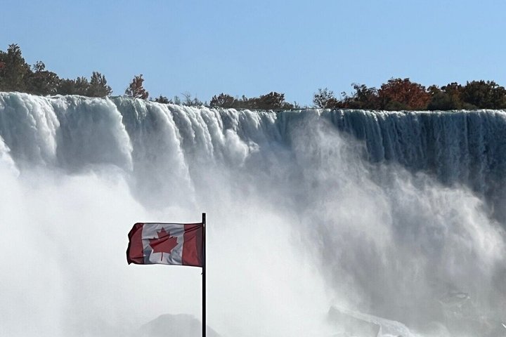 Day trip to Niagara Falls from Toronto, featuring waterfalls, scenic views, and optional attractions, photo 13 | wizardtrip