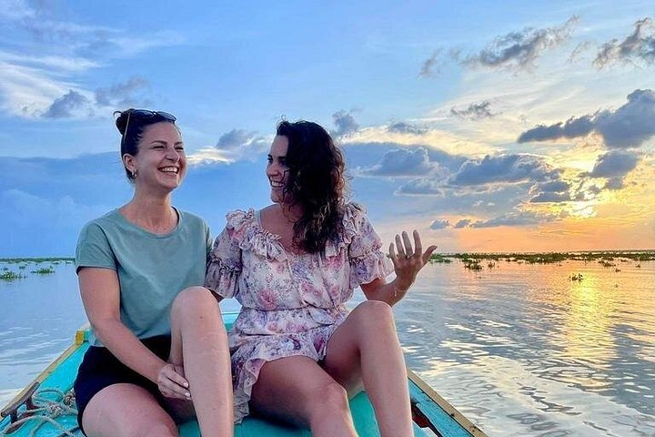 Explore the unique stilt houses and vibrant life of Kampong Phluk floating village on Tonle Sap Lake, Siem Reap, photo 8 | wizardtrip