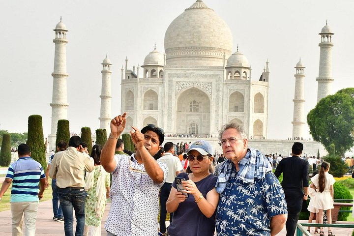 Excursion privée de luxe d'une journée de Delhi au Taj Mahal, au Fort d'Agra et au Baby Taj à Agra, en Inde, photo 11 | wizardtrip