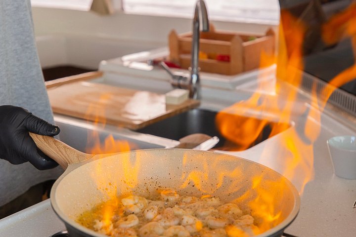 Luksuriøs katamarantur langs Athens riviera med bading, BBQ og drikke, foto 15 | wizardtrip
