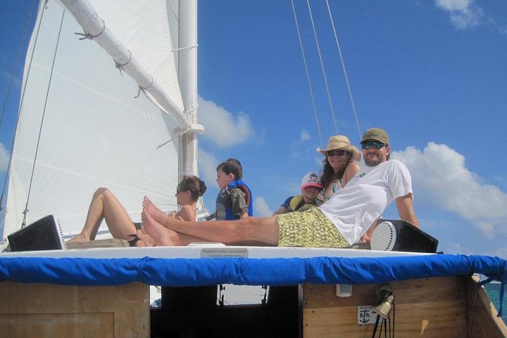 Sejl- og snorkeltur på Ambergris Caye, Belize, med havliv og en sejlbåd, foto 6 | wizardtrip