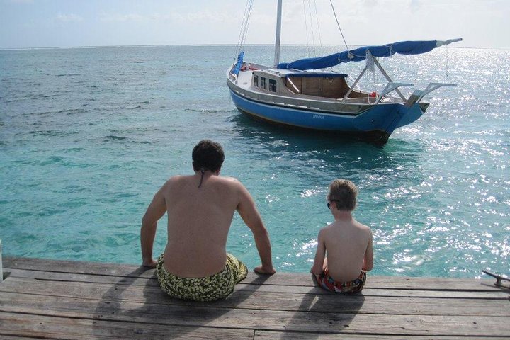 Sejl- og snorkeltur på Ambergris Caye, Belize, med havliv og en sejlbåd, foto 7 | wizardtrip