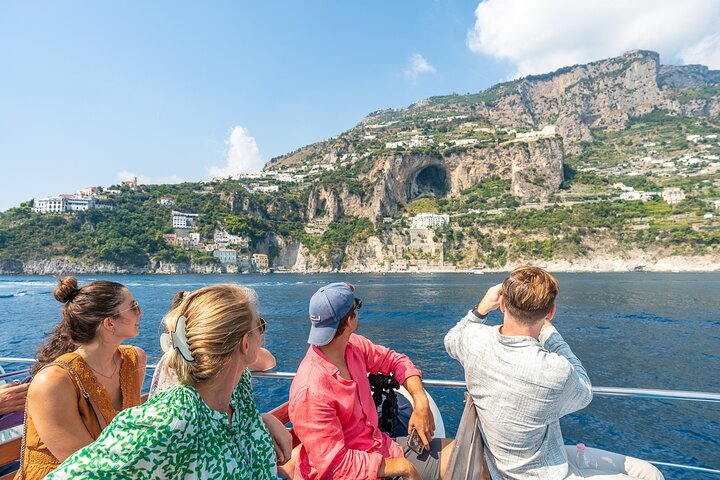 Vues panoramiques de la côte amalfitaine, y compris Positano, Amalfi et Ravello, depuis un bateau et la route, photo 16 | wizardtrip