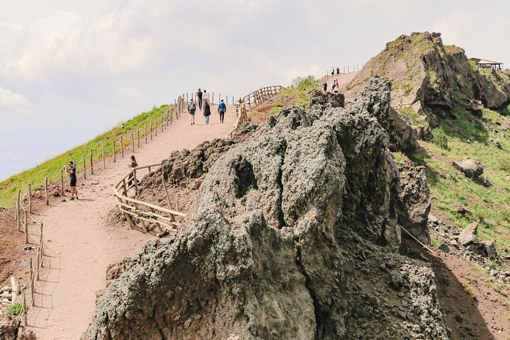 Heldagstur fra Napoli til Pompeii og Vesuv, utforsker gamle ruiner og vulkanske landskap, foto 6 | wizardtrip