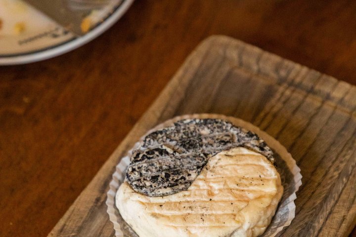 Exploration culinaire du Marais parisien, avec des délices français, du vin et des rues historiques, photo 8 | wizardtrip