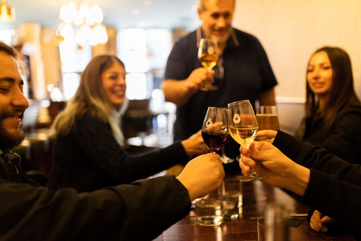 Exploration culinaire du Marais parisien, avec des délices français, du vin et des rues historiques, photo 11 | wizardtrip