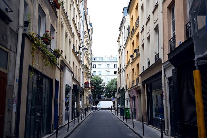 Exploration culinaire du Marais parisien, avec des délices français, du vin et des rues historiques, photo 17 | wizardtrip