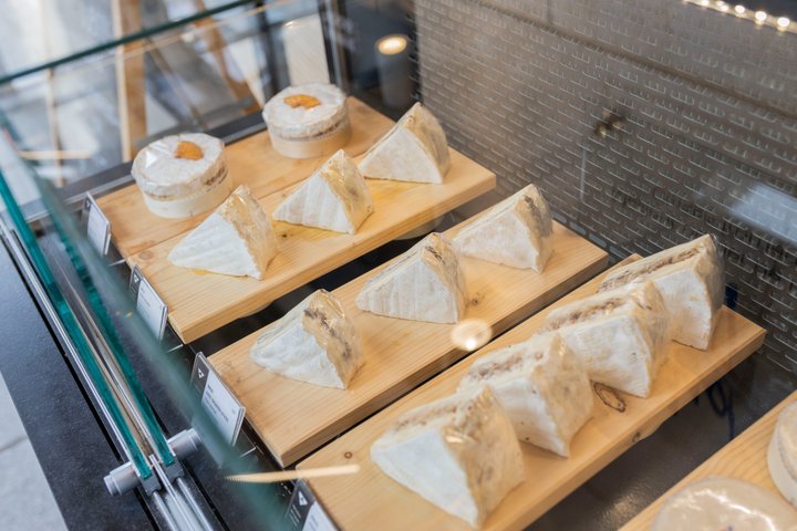 Exploration culinaire du Marais parisien, avec des délices français, du vin et des rues historiques, photo 22 | wizardtrip