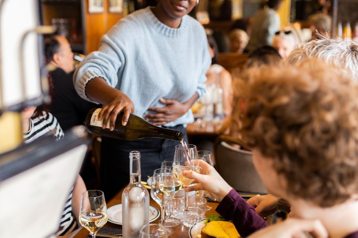 Exploration culinaire du Marais parisien, avec des délices français, du vin et des rues historiques, photo 28 | wizardtrip