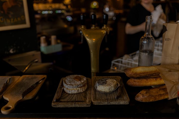 Exploration culinaire du Marais parisien, avec des délices français, du vin et des rues historiques, photo 31 | wizardtrip