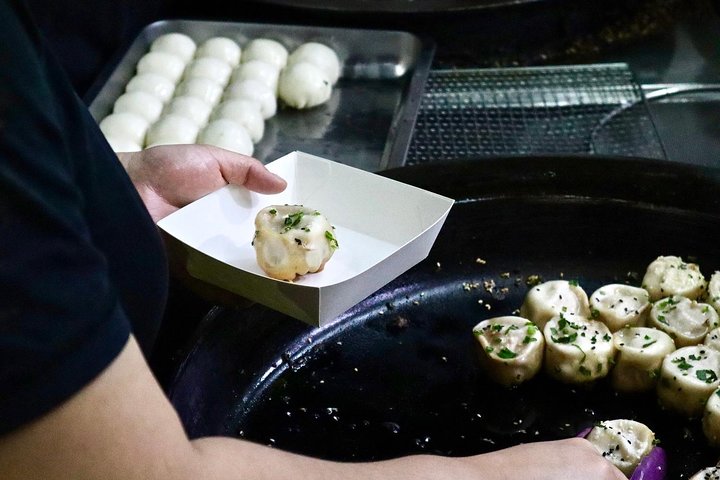 A culinary journey through Hong Kong's Tin Hau district, featuring local delicacies and hidden food spots, photo 13 | wizardtrip