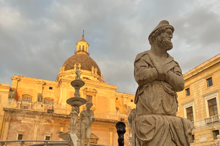 Tour gastronomico di Palermo con degustazione di specialità locali come arancini, cannoli e vino in Sicilia, foto 6 | wizardtrip