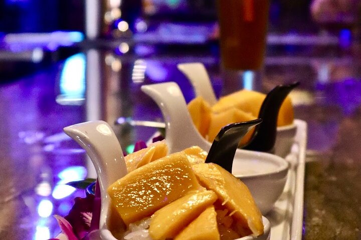 Une visite culinaire guidée à Bangkok, Thaïlande, présentant des plats et des marchés locaux, photo 21 | wizardtrip