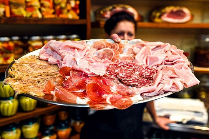 Bologna Food & Market Tour mit lokalen Gerichten, Pasta, Wein & mehr | wizardtrip
