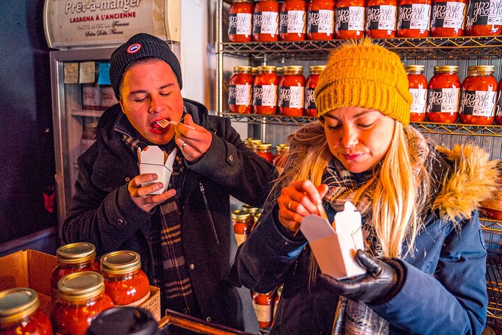 Montreal Mile End food tour tasting bagels, poutine, and smoked meat, photo 7 | wizardtrip