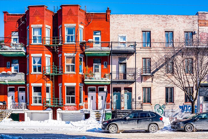 Montreal Mile End food tour tasting bagels, poutine, and smoked meat, photo 10 | wizardtrip