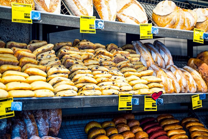 Montreal Mile End food tour tasting bagels, poutine, and smoked meat, photo 14 | wizardtrip