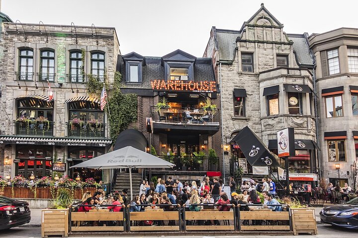 Montreal Mile End food tour tasting bagels, poutine, and smoked meat, photo 18 | wizardtrip