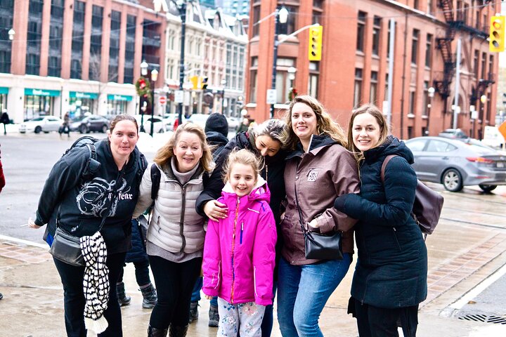 Entdecken Sie Torontos lebendige Food-Szene bei einer geführten Tour durch den St. Lawrence Market und den Distillery District mit Verkostung lokaler Köstlichkeiten, Foto 6 | wizardtrip
