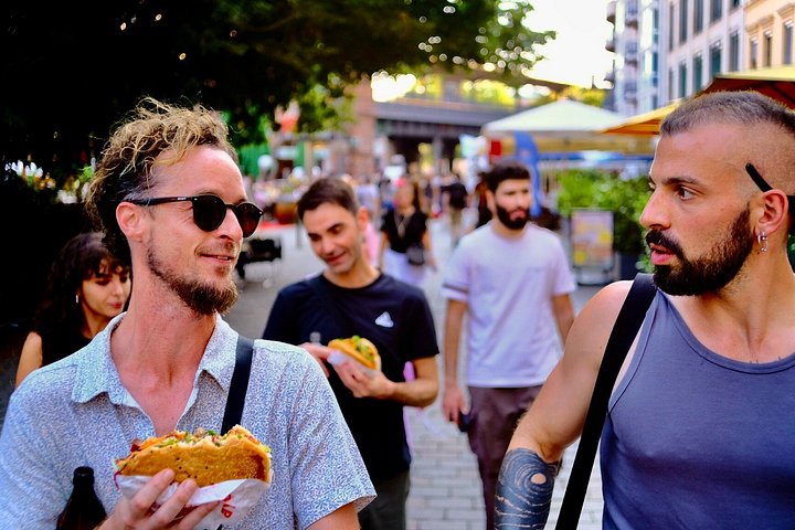 Eine kulinarische Erkundung des Berliner Mitte-Viertels mit lokalen Speisen und historischen Stätten, Foto 23 | wizardtrip