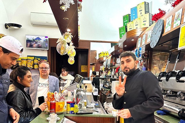 Un tour gastronomico guidato a Napoli, Italia, con pizza, vino e prelibatezze locali, foto 15 | wizardtrip