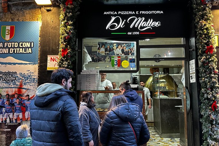 Un tour gastronomico guidato a Napoli, Italia, con pizza, vino e prelibatezze locali, foto 16 | wizardtrip