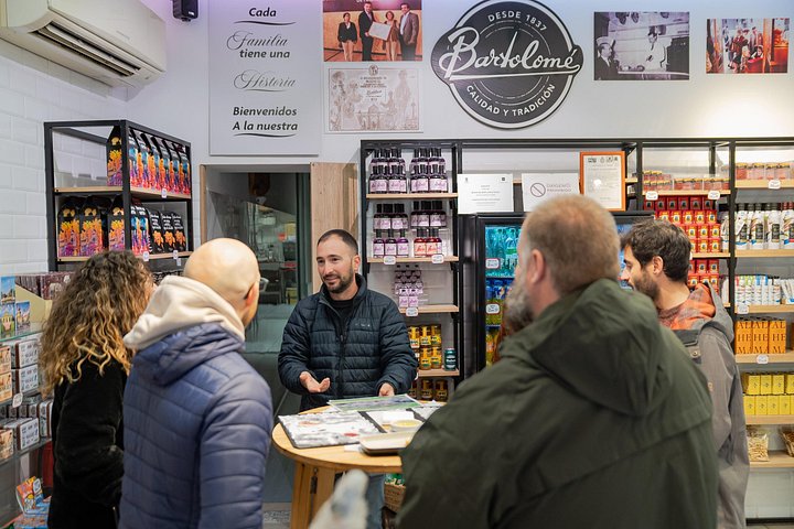 Un tour gastronomico guidato a Madrid, Spagna, con degustazione di tapas, prosciutto iberico, olio d'oliva e vermouth, foto 13 | wizardtrip