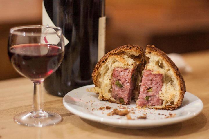 Um tour culinário pela cidade velha de Lyon, com pratos autênticos e vinhos locais, foto 11 | wizardtrip