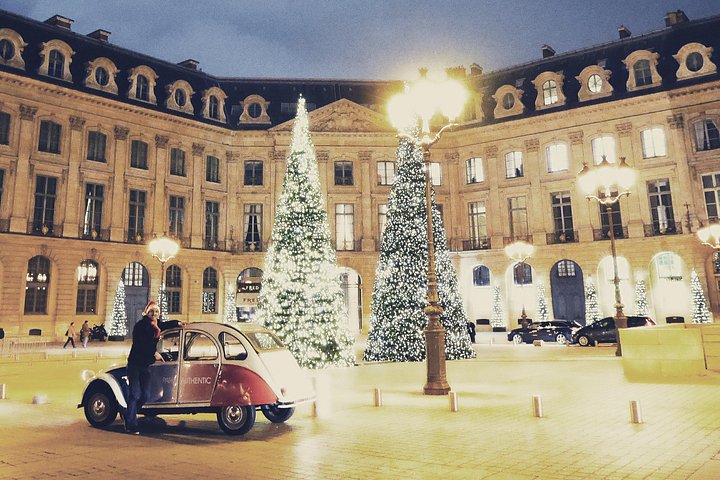 Tour notturno dei monumenti di Parigi, tra cui la Torre Eiffel e Montmartre, in un'auto 2CV d'epoca con Champagne, foto 7 | wizardtrip