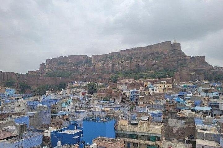 Une visite guidée à pied à travers les rues bleues vibrantes et les sites patrimoniaux de Jodhpur, en Inde, photo 9 | wizardtrip